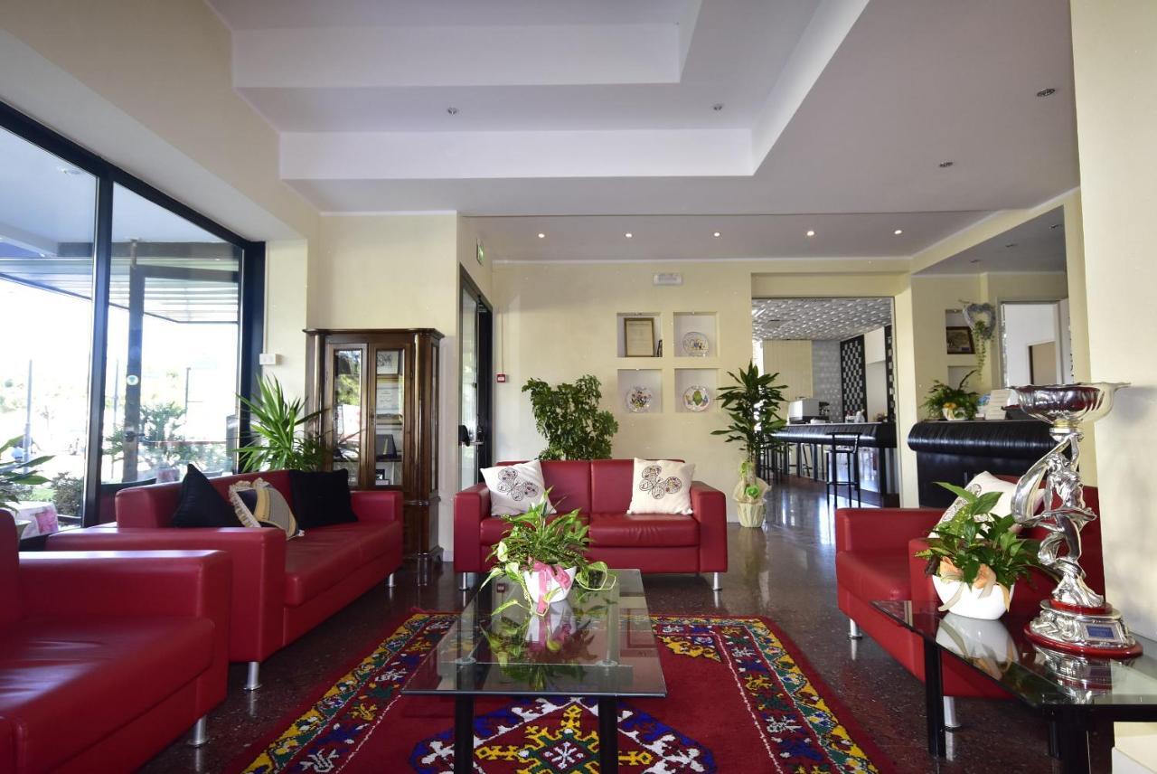 Hotel Principe Белариа-Игеа Марина Екстериор снимка